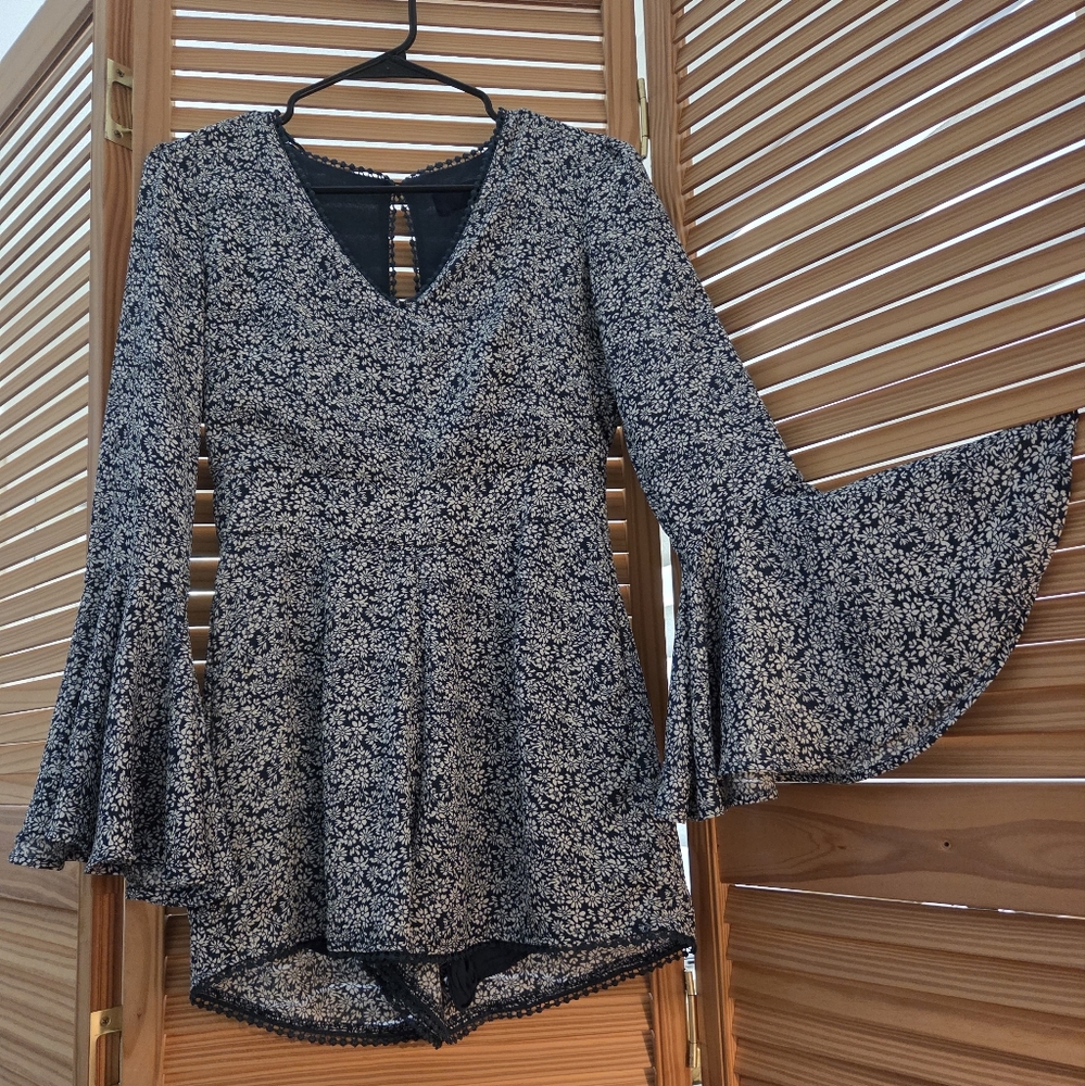 Floral Bell Sleeve Blouse